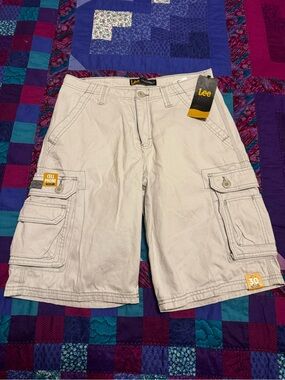 Lee Men’s Khaki Cargo Shorts with Cell Phone Pocket